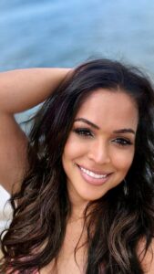 Tracey Edmonds Instagram - Happy Sunday Fam! THIS is the story of Hilton Head weather! 🤣 You can't make this up! The story starts just a couple of hours ago with what we thought was going to be a beautiful sunny boating day and ends with THUNDERSTORMS and lightning so I'm back inside for the rest of the night!!😉🥰 Sending everyone LOVE! ✌🏽❤️