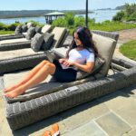 Tracey Edmonds Instagram - Happy Friday Fam! I’m having the perfect work from home day soaking up the sun and creating at the same time! ☀️Sending you all love and motivation to get some work done before we enjoy this beautiful weekend. XO, Tracey #motivation #workfromhome #worklife #liveyourbestlife #inspiration #hiltonhead #cleanliving #positivevibesonly #alirightnow