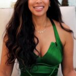 Tracey Edmonds Instagram - Happy Holidays, Fam! 🎄💫 My Holiday House Tour is up NOW on YouTube just in time for Christmas. Please check it out now at the link in my bio and be sure to subscribe to my new channel. Sending everyone love! ❤️ #todaysinspo #fashioninspo #grwm #shotoniphone #vloggerlife #dailydose #minivlog #dailyvlog #homececor #christmasdecor
