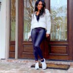 Tracey Edmonds Instagram - I just LOVE a good puffer jacket when the weather starts getting chilly. They can be dressed up or down for a casual and chic look and are PERFECT for running errands in. 🤍 What’s your favorite look? Coat Details: Coat #1: @Fabletics Coat #2: @Burberry Coat #3: @Burberry Coat #4: @Fabletics P.S. Can you tell, I have a couple of favorite coat brands 😂 #todaysinspo #fashioninspo #grwm #shotoniphone #vloggerlife #dailydose #minivlog #dailyvlog #wintercoats