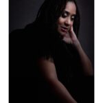 Tracie Thoms Instagram - Here’s another installment of the “Go put a face on and a (yes, “a,” not “an…” We from Baltimore and Philly…) outfit! Got something new I wanna try!” living room series from @damu_malik_photo and @vududaddy. My answer is always “Say less!” These are Damu’s pics! What’s better than playing around creating with your people!? I love it! Follow Damu for more amazing photos, and book him!