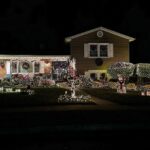 Tracie Thoms Instagram - Happiness is my folks’ home at Christmas. Happy Christmas Eve, everybody! 🎅🏾🎄