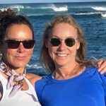 Tracy Pollan Instagram - Aloha from me and my bestie 🌺 #bestfriends #hawaii #laughter #hapiness #jennifergrey