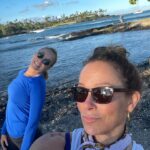 Tracy Pollan Instagram - Aloha from me and my bestie 🌺 #bestfriends #hawaii #laughter #hapiness #jennifergrey