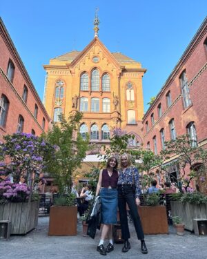 Tracy Pollan Instagram - What we did on vacation 🌷
