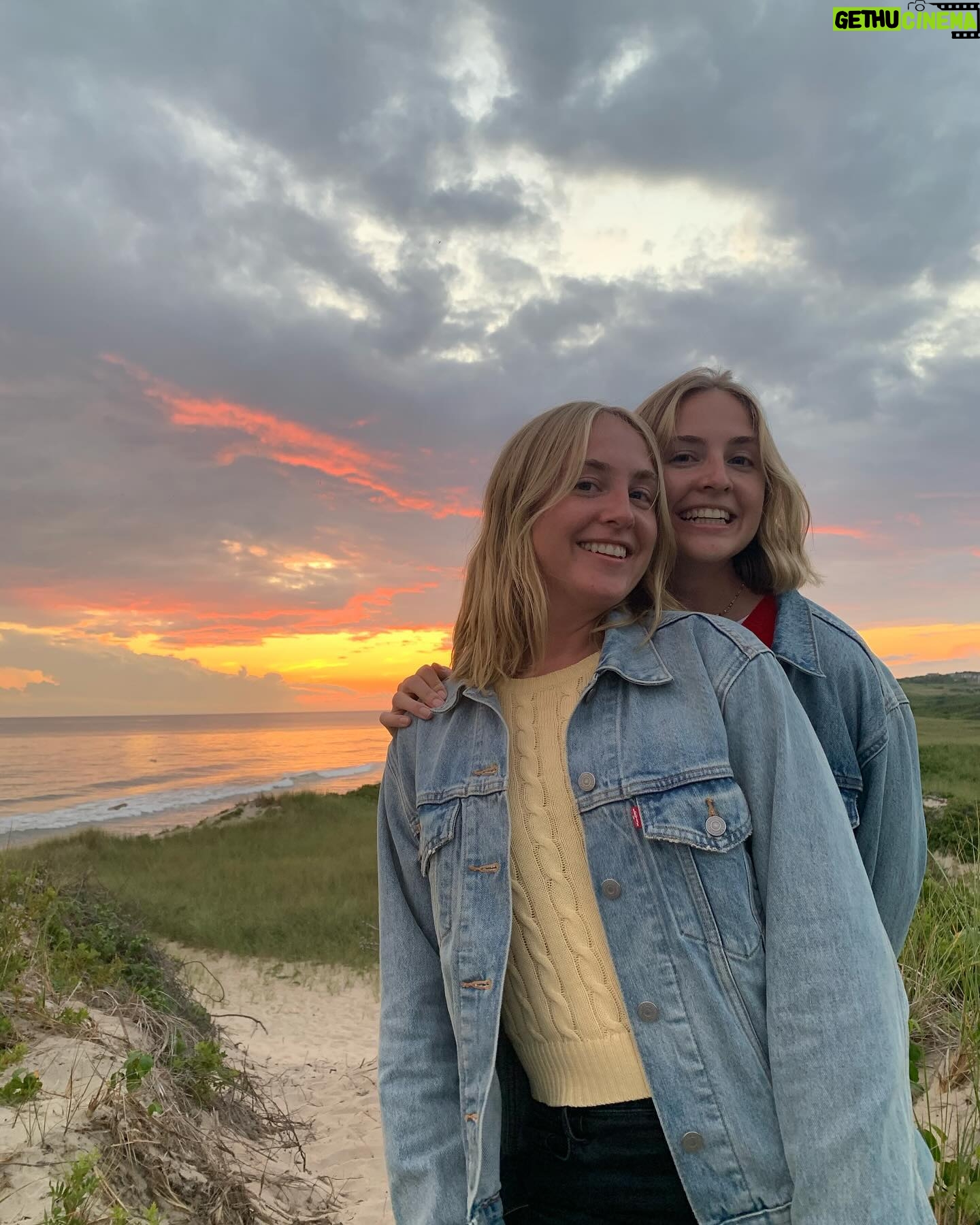Tracy Pollan Instagram - Happy birthday @aquinnah_fox and @schuyler_fox You are the gifts that keep on giving and I am so grateful I get to be your mom. Love you love you love you!!!!
