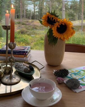 Triana Iglesias Instagram - Dewdrop Darling 🦌🌸🌲