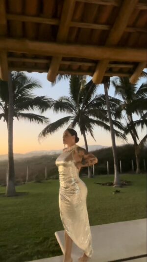 Triana Iglesias Instagram - «I take pleasure in my transformations. I look quiet and consistent, but few know how many women there are in me.» Anais Nin.

Feeling these words! They so deeply resonate with me. Revealing the many layers and facets of my being. Each transformation is so profound. Teaching me to embrace and embody the multitude of women within me, without shame!!!! Surrendering to LOVE.
For every layer, there is more and more. 

Fully embodying my divine feminine essence, and remembering that I am one with all the Beauty that surrounds me. 🪷🤍