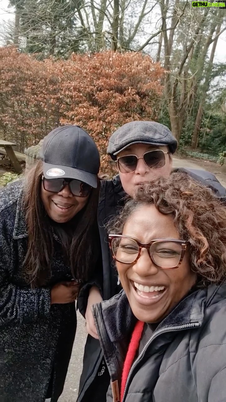 Trijntje Oosterhuis - 3.6K Likes - Heerlijke me time deze week met de sissaās! @bergetlewis ā¤ļø @trijntjeoosterhuis ā¤ļø Moeten we vaker doen!šš Heerlijk privĆ© genieten in een spa! Echt een aanrader š¤ Fijne zondag! āļø