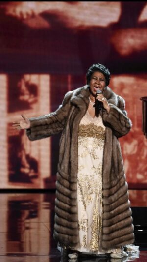 Trijntje Oosterhuis Instagram - Talking about WOMEN! POWER! INSPIRATION! LOVE! MOTIVATION MOTHERHOOD! 
Happy Women’s Day 💕

#womensday #arethafranklin #powervrouw #inspiratie #queenofsoul #muzikaleinspiratie #soulmuziek #passion #naturalwoman