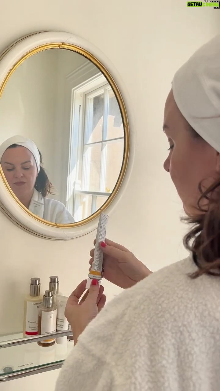 Triona McCarthy - 447 Likes - I think of September as a chance to press the reset button & do all the things I never actually put into practice in January when I was making my #newyearresolutions .
So Iāve been trying to get a bit better at #selfcare & carving out a lil time for myself in the evenings & doing my skincare which I think of as selfcare āØ
I much prefer to shower in the evening & use my favourite @drhauschka.ie products including the Lemon š Shower Cream & the NEW Bergamot Lemongrass Vitalising Body Milk -they work so well together-mmmm-no need to add a separate perfume -people keep asking me what my scent is & itās this! š
Anyhoo, if you fancy trying it out yourself the good news is I have a discount code for ALL full price Dr.Hauschka products @allcarepharmacyirl
Use TRIONA20 for 20% off & eh, happy new year!š
AD