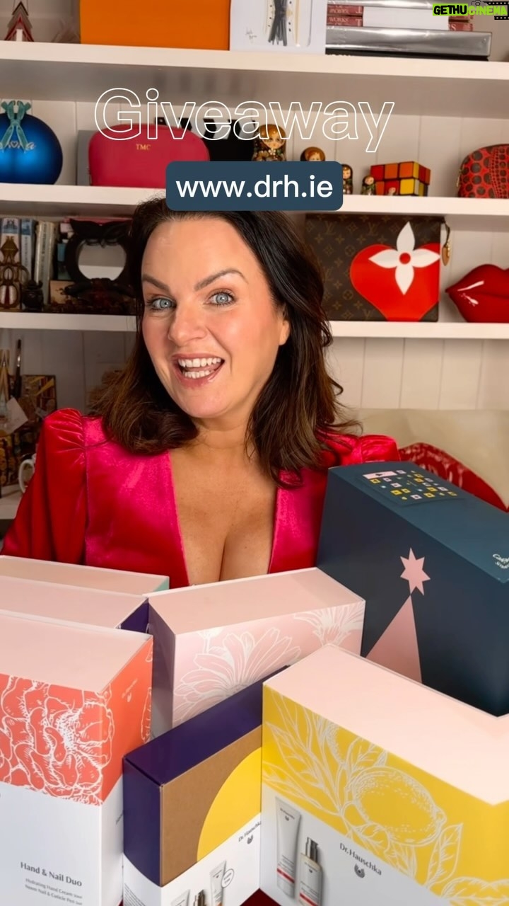 Triona McCarthy - 640 Likes - š GIVEAWAY CLOSED! š
Winner @emerb77
I am beyond excited to tell you that I am giving away ā¬500 worth of @drhauschka.ie Christmas gift sets! šāØ
I go through all my favourites over on my stories today where there is incredible value for Black Friday so we can all elevate our self-care routines & dive into the goodness of organic skincare. šāāļøš
To enter the giveaway, hereās what you need to do:
1ļøā£ Follow @drhauschka.ie and me @triona.ie
2ļøā£ Like this post
3ļøā£ Tag two friends who deserve a pampering session just as much as you do! Letās spread the love and share this amazing opportunity with them. š„°
The lucky winner will be announced on this page on Saturday, November 23rd at 7pm.
So mark your calendars & keep your fingers crossed! šļø
AD
#DrHauschkaGiveaway #irishgiveaway #NaturalBeauty #selfcareglow
