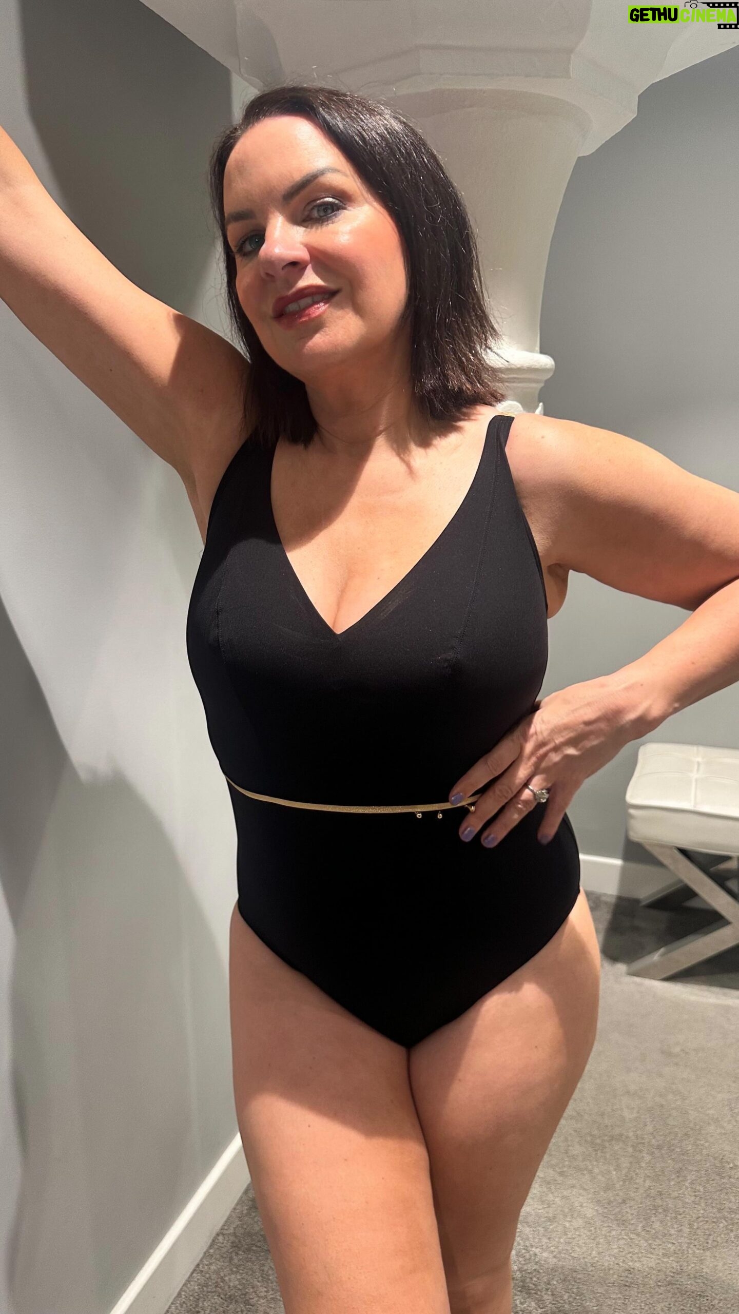 Triona McCarthy - 522 Likes - šāāļøReady to make a splash this summer?
š Dive into confidence & style with the perfect fit & support at @arnottsdublin!
Size 14 & 50 years old never felt so good in these stunning swimwear pieces from Anita, Fantasie, Lauren, Empreinte & Simone Perele. šš¼āāļøš
The staff are superb at suggesting styles I never knew I needed āØ
FYI thereās even a range to suit mastectomy care šš»
So this summer, embrace your body & your curves & rock your unique style with confidence.
AD
šāļø #EmbraceYourBody #ArnottsDublin #EmbraceYourCurves #ageisjustanumber