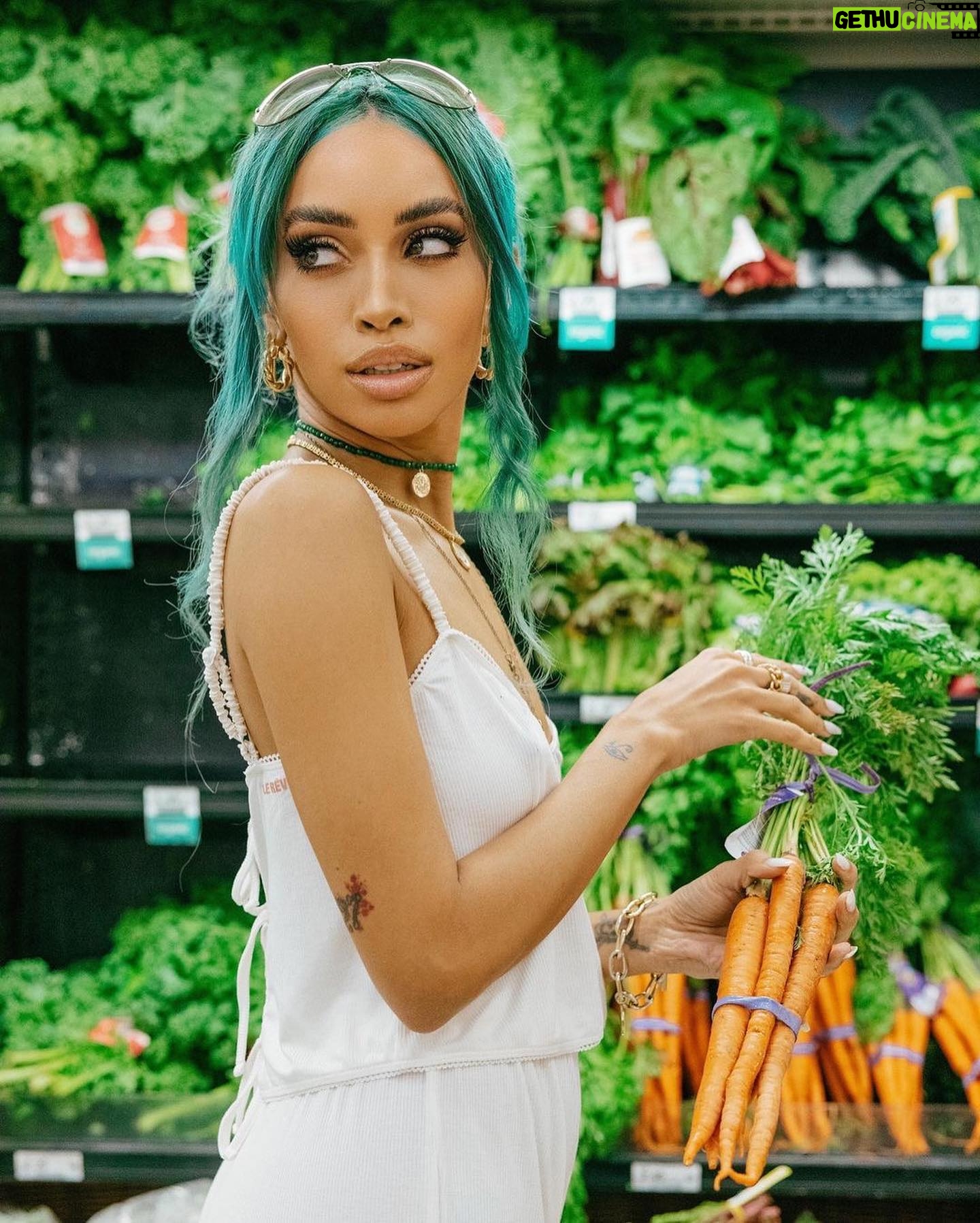 Tristin Mays - 53K Likes - Recreating BFF @jessiemorrison’s sexy carrot photo