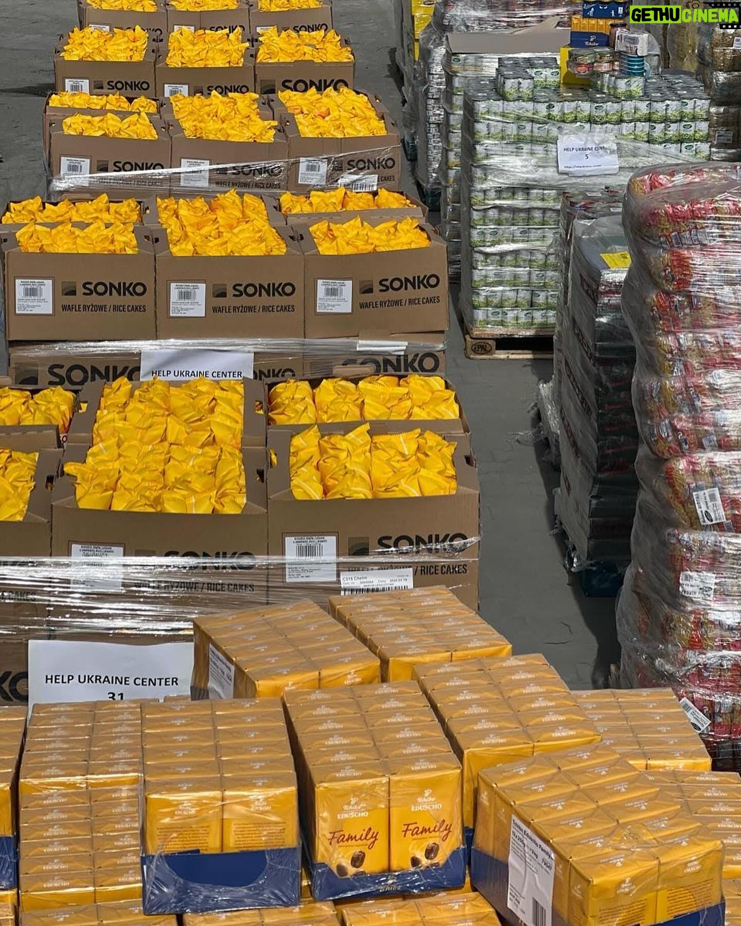 Trudie Styler Instagram - Tons more vital aid making its way into Ukraine today, thanks to our field partners @help_ukraine_center and @spivdiia whose volunteers diligently pack and send humanitarian food parcels and medical supplies direct to the frontline. They tell us the need remains high, particularly in the areas of conflict. Their priorities continue to be dried foods, tinned meats and fruits, medical equipment, power banks and warm clothing. Big thanks to our allies, founders and friends at Help Ukraine Center @stavnitser_andrey @rudnieva_olga @nzhook and for the incredible work they do. @theofficialsting and I remain committed to you. We look forward to bringing you up to date once these supplies have reached their destination in a few days. For further information on how you can support these organisations see the link in the bio. #helpukrainecenter #ukraine πΊπ¦ππ