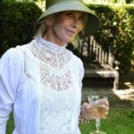 Trudie Styler Instagram – Anyone for a glass of white Message in a Bottle? Aromas of white fruit, apricot, almond, grass, wildflowers, sage, broom and rosemary, followed by a full-bodied fresh flavour with good sapidity – the perfect match for seafood, fresh cheeses and white meats. Or simply to be enjoyed as an aperitif on a beautiful summer evening. Vermentino, alc 13.5%