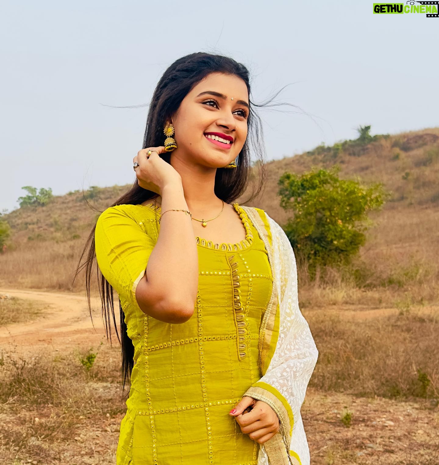 Trupti Mirambika - 1.8K Likes - 💛🤍💛