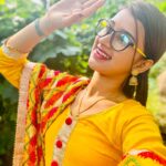 Trupti Mirambika Instagram – ସଂସାରରେ ସବୁଠାରୁ ଭଲ ଔଷଧ “ହସ”,ସବୁଠାରୁ ବଡ ସମ୍ପତ୍ତି “ବୁଦ୍ଧି”,ସବୁଠାରୁ ଭଲ ଅସ୍ତ୍ର “ଧର୍ଯ୍ୟ”,ସଂସାରର ସବୁଠାରୁ ସୁନ୍ଦର ସୁରକ୍ଷା “ବିଶ୍ବାସ”।ଆଉ ସବୁଠାରୁ ଖୁସିର କଥା ହେଲା ଏସବୁ ବିନା ମୂଲ୍ୟରେ ମିଳେ  l
 
  ଶୁଭ ସକାଳ🌸🥰