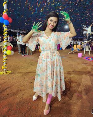 Trupti Mirambika Instagram - Happy Holi ❤️💐☺️