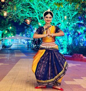 Trupti Mirambika Instagram - ODISSI is not only a dance form but a feeling which connects my lord with me 🙏It’s a combination of art ,culture and spirituality ❤️
