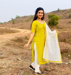 Trupti Mirambika Instagram - 💛🤍💛