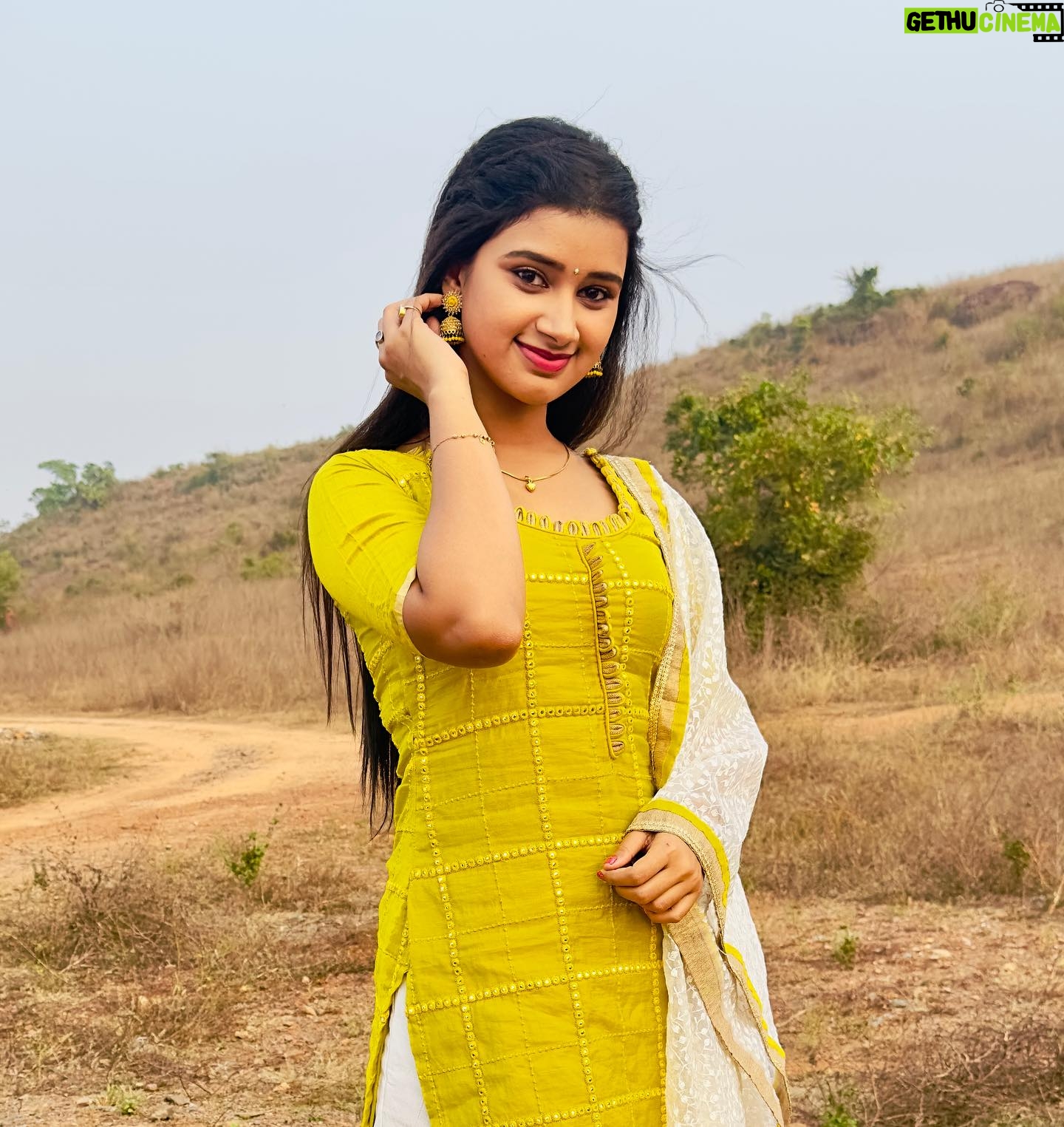 Trupti Mirambika - 1.8K Likes - 💛🤍💛