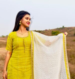 Trupti Mirambika Instagram - 💛🤍💛