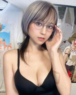 Tsunko Instagram - 👓