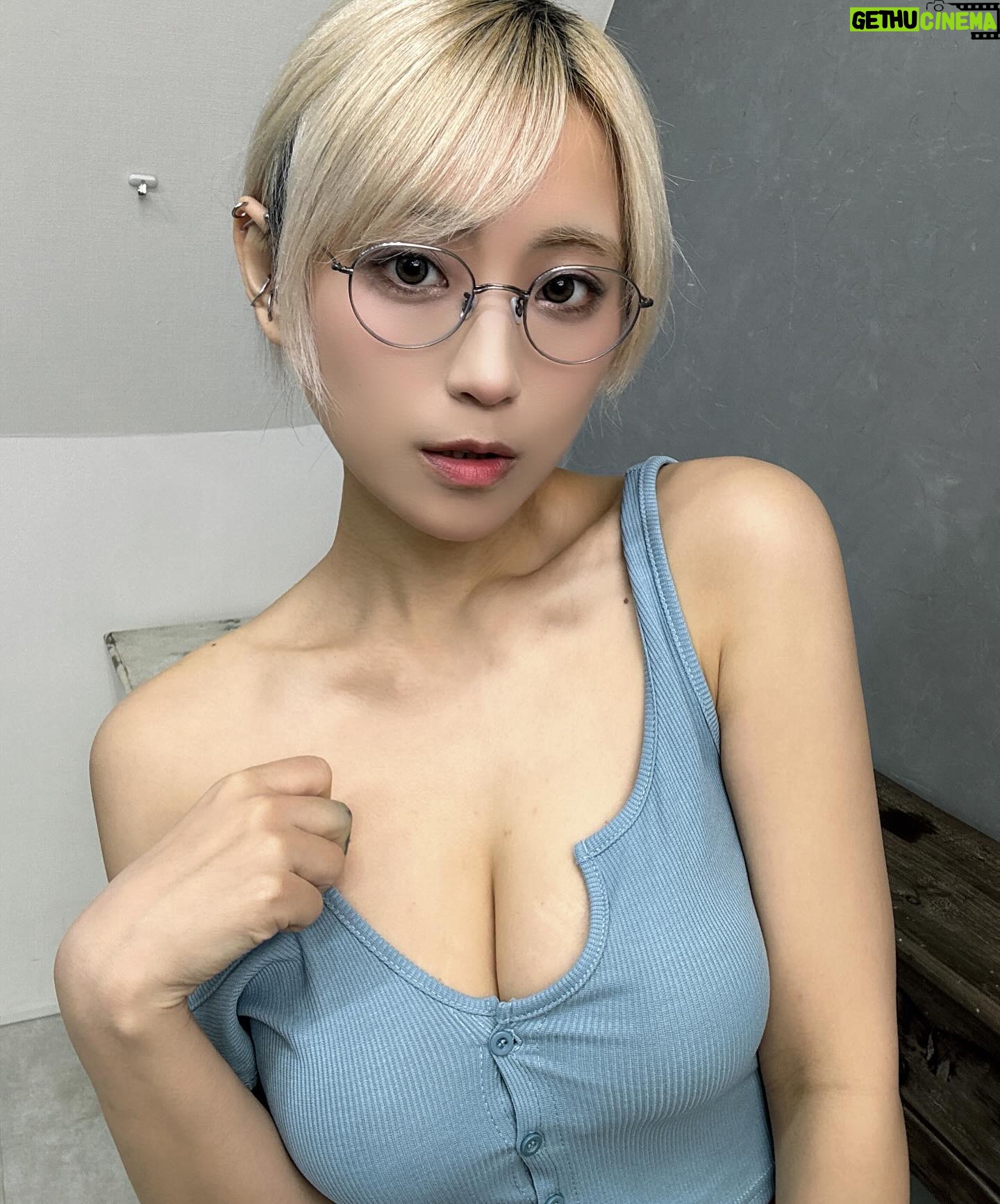 Tsunko - 10.7K Likes - ちゅるん
