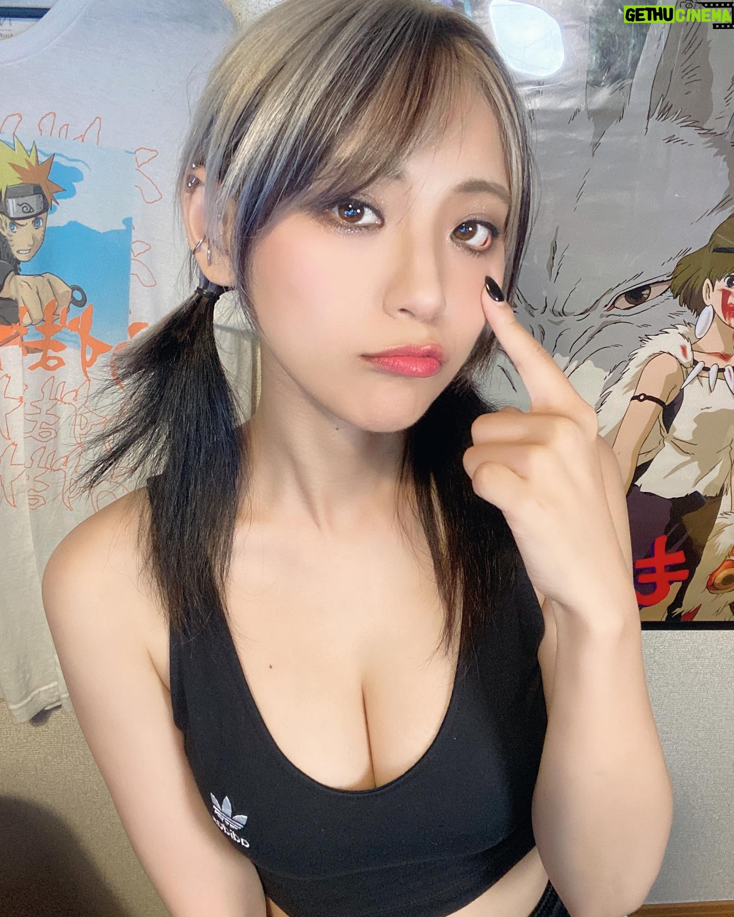 Tsunko - 9.4K Likes - べー。