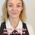 Tutú Vidaurre Instagram - Siempre ame cantar, pero en mi casa se cantaba tan bien cuando era una peque, que me dio miedo no ser lo suficiente y no me atrevía a cantar… paso el tiempo y ese miedo se arraigó en mis raíces, entonces comenzó a ser un miedo inmovilizador, incluso ya tenía canciones propias y este miedo se apoderaba de mi 🥴 Así que tomé la buena decisión de enfrentar miedos y meterme a Teatro musical ( En la academia de Felipe Santibañez ) esas clases me ayudaban a agarrar confianza y ¡Luego la suficiente como para subirme a las tablas ! 😍🎉 Amo por que sólo tenía que hacerme cargo de ese miedo que yo misma cree cuando chica … Espero en unos meses mostrarles mi música propia. Les quiero !❤️ Cover #conlasganas de #zahara