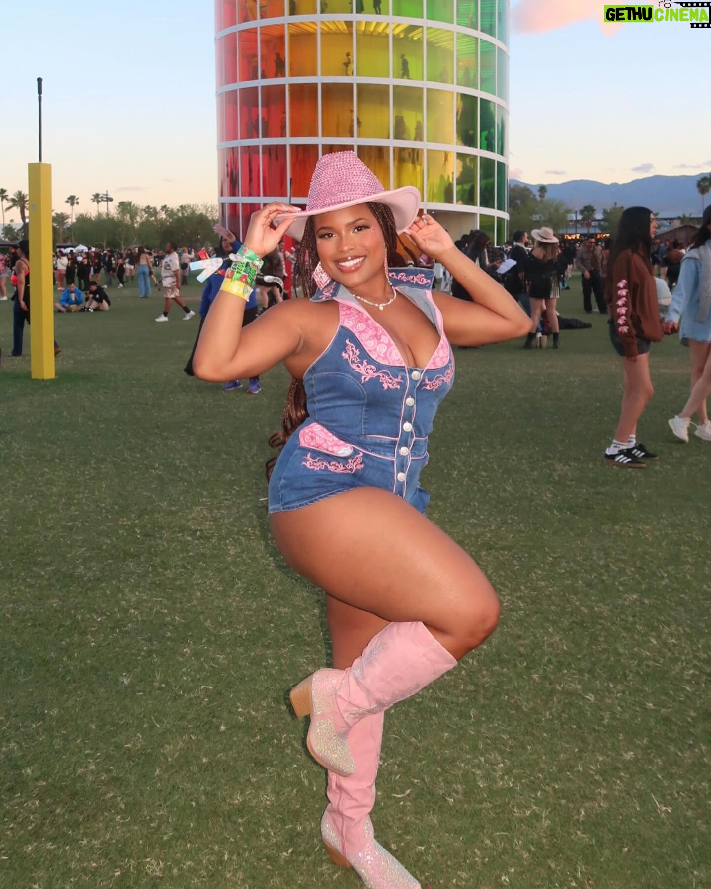Tyla Gomez - 3.4K Likes - this miiiiightve been my favorite look of the weekend: yeehaw barbie🤭🤠🌵🎀 and jhene was one of my all time favorite performances that I’ve ever seen!!! /// outfit @dollskill boots @misslolaofficial