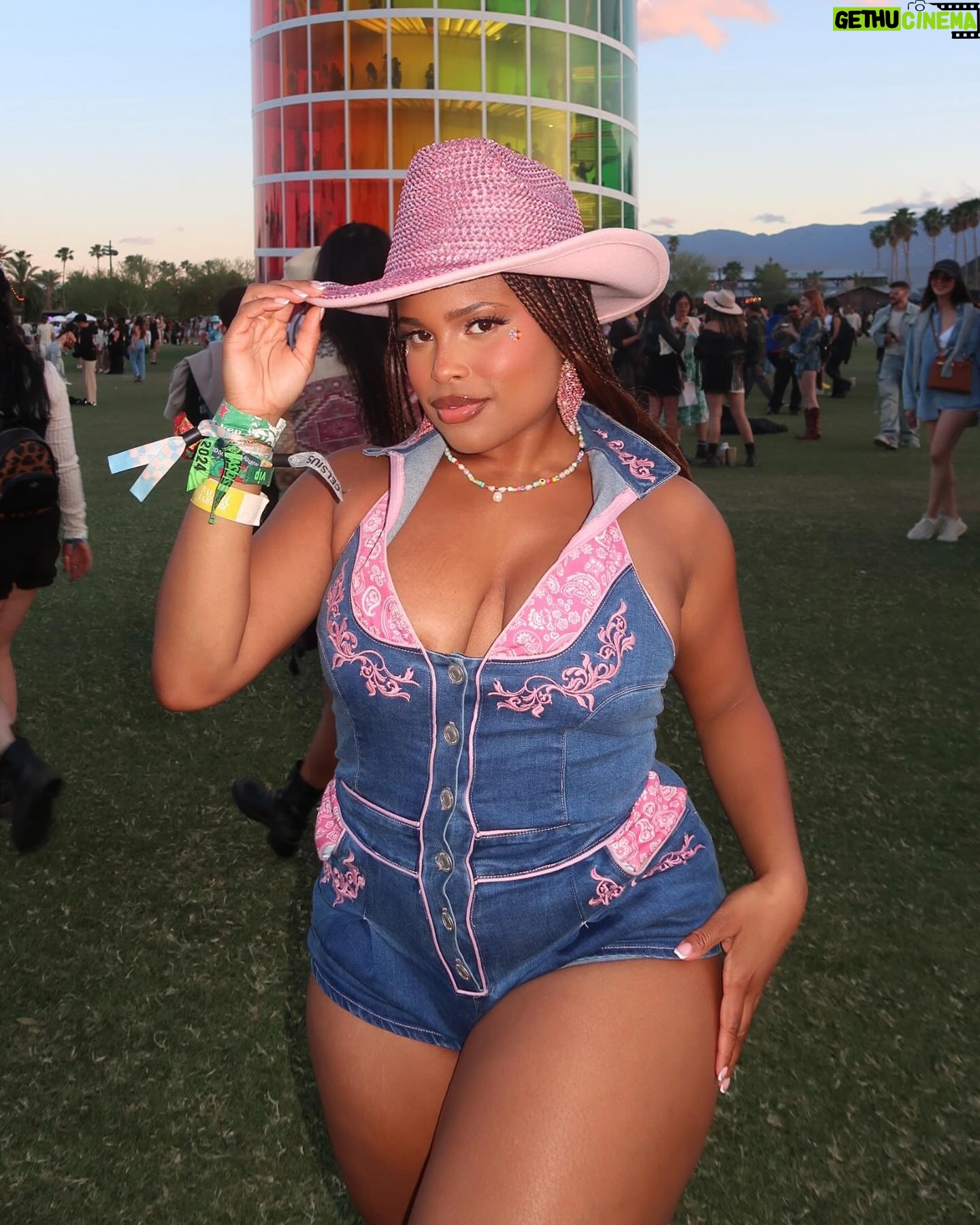 Tyla Gomez - 3.4K Likes - this miiiiightve been my favorite look of the weekend: yeehaw barbie🤭🤠🌵🎀 and jhene was one of my all time favorite performances that I’ve ever seen!!! /// outfit @dollskill boots @misslolaofficial