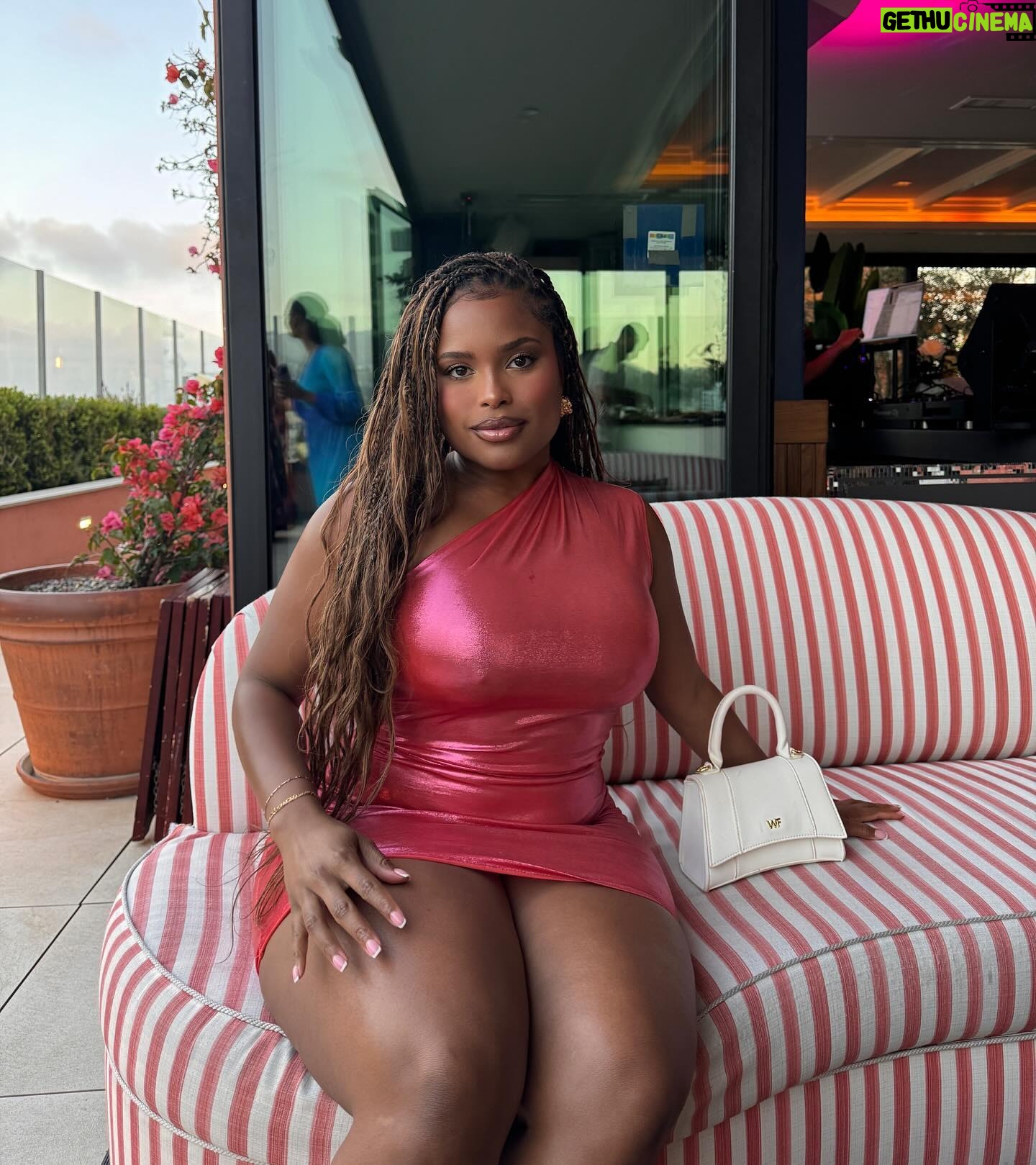 Tyla Gomez - 1.4K Likes - untouchable 🥰