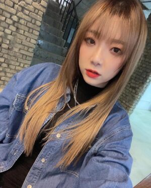Tymee Instagram - (´「^o^)「 오랜만에 촬영하러 간다 룰루🎵