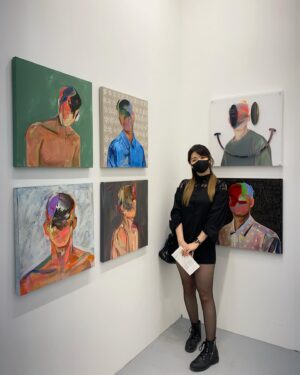 Tymee Instagram - Kiaf x FRIEZE Seoul, Kiaf  

미술 작품에 관심 갖게되고나서 아트페어는 첫방문! 

눈호강, 감성충전, 열정충전   탈진  ㅠㅠ 4시간을 걸으며 봤는데도 못 본 작품이 너무 많다... 

한 작품씩 푹 빠져서 보고싶었지만 너무 복잡하고 거대한 마켓이라서, 작가님들 개인전이 열리면 그때 찾아가봐야겠다. ☺️ 
다리에 감각은 없지만 행복했다아❤️

#키아프2022 #키아프서울 #김슬기 #김지희 #안희진 #잭슨심 #이상원 #무라카미다카시 #낸시랭 #권하나 #콰야