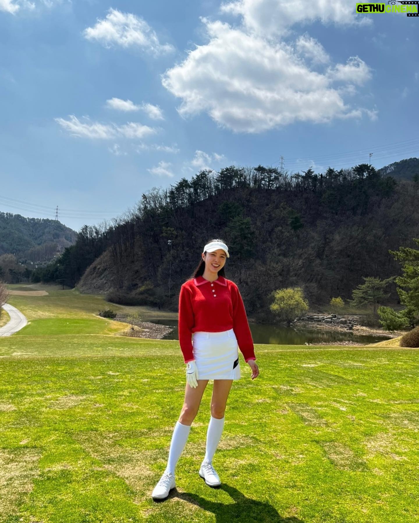 Uhm Hyun-kyung Instagram - 윤영이 첫필드 동행⛳️ #거기서거기 😭