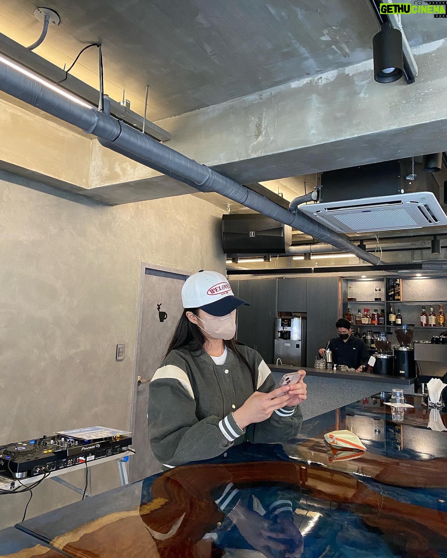 Uhm Hyun-kyung Instagram - 보름이랑 오랜만에 데이트💕 에스프레소 맛집 찾았다아🤟🏻