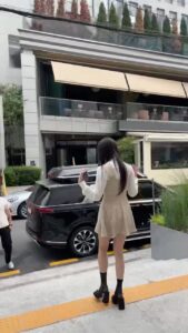 Uhm Hyun-kyung Instagram - 스타일리스트이자 나의 친구 유주💕 이날도 너무 맘에 들었지요🫰🏻