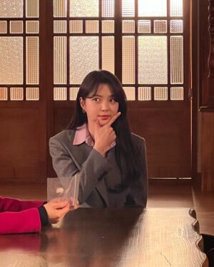 Uhm Hyun-kyung Instagram - 촬영은 끝났지만 사진은 진행형🙆🏻‍♀️ 드라마 마지막회까지 열심히 투척🤟🏻
