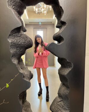 Uhm Hyun-kyung Instagram - 나 핑크 좋아하네🌸