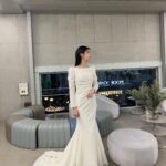 Uhm Hyun-kyung Instagram - MBC연기대상 시상하러 다녀왔어요! 벌써 1년이 지났다니 시간이 참 빠르네요 🐰 아듀 2022 🤟🏻