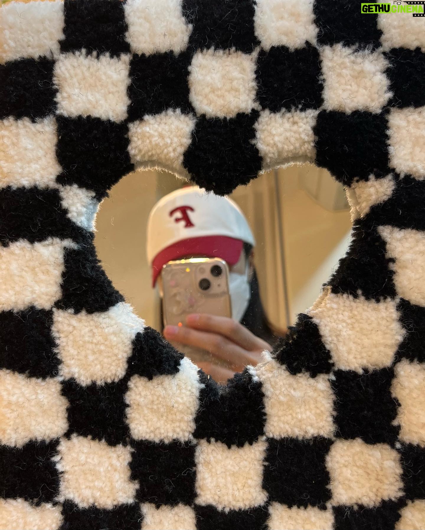 Uhm Hyun-kyung Instagram - 보름이랑 데이트💕 (오늘 꿀잠 예약)