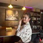 Ui Mihara Instagram - ABCテレビにて放送中のドラマ『あなたの恋人、強奪します。』6話ゲスト'須藤茜'役として出演します！ 「自分のすべてを真似する人って、どう思いますか？」 主演の玲奈さんは事務所の先輩で2度目の共演だったのですが、休憩中楽しいお話が沢山できました、、♡ お芝居も一緒にすることができ楽しかったです！ 是非ご覧下さい♡♡♡ ABCテレビ（関西）5/19(日) 23:55～ テレビ朝日（関東）5/18(土) 26:30～