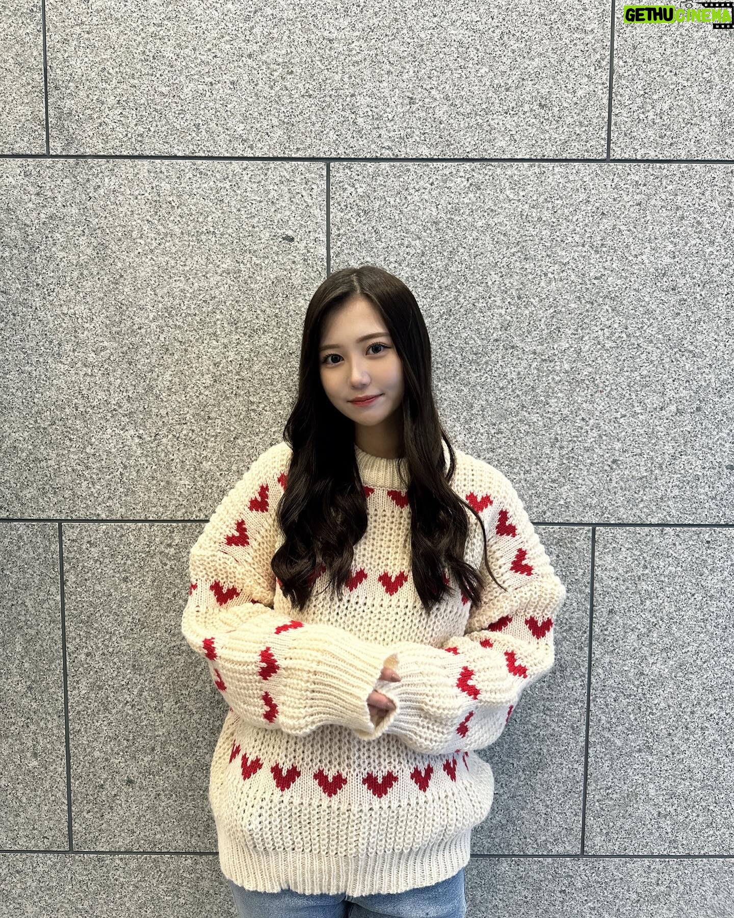 Ui Mihara Instagram - SHEINでコーデ組んだのだ バレンタインコーデなのだ どっちとデート行きたいのだ?? トップス:11657231 ボトムス:14187253 靴:1957798 トップス:11495346 ワンピース:1981110 靴:3267671 バッグ:11745175 クーポンコード:LOVES7333 お買い上げ金額1~5,999円まではセール価格より15%OFF、6,000円以上は20%OFFが適用されるよ 利用期限:3月31日まで 大切な人へ、大切な愛を贈ろう #SHEIN #SHEINBoldlyLove #SHEINforAll #loveshein #saveinstyle #PR @shein_japan