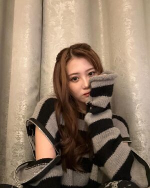 Ui Mihara Instagram - 2023年もありがとうございました🙇🏼‍♀️

みんなのおかげで、今年も頑張れました！🤍
 
2024年も精一杯頑張りますので、こんな私を引き続きよろしくお願いします🥺
 
今年の未公開写真とともに、、