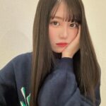 Ui Mihara Instagram - 髪がパサつきやすい人、細毛・猫っ毛さんにおすすめのシャンプー使ってみました🫶🏻 猫っ毛って、髪が細くてやわらかい髪質のことなんだけど、そんな髪悩みに合ったシャンプーが出たの！！！ それが&honey Pixieシリーズなんだけど、 人気の&honey Silkyがパワーアップしたんだって〜🤩 冬になると髪がパサつくのが悩みだったけど、そういう悩みが起きやすい細毛、軟毛、猫っ毛さんたちに寄り添った商品になってるの🥺 香りもフローラルでめちゃくちゃいい香り！！！🍯🤍 もう冬でも最高にサラッサラなシルク髪になれる🥹 ポンプの部分も猫になってて可愛いの〜🐱💖 同じ悩みがある人は是非、アンドハニー ピクシー試してみてね！ #PR #アンドハニー #andhoney #andhoneypixie #シャンプー #トリートメント #シルク髪
