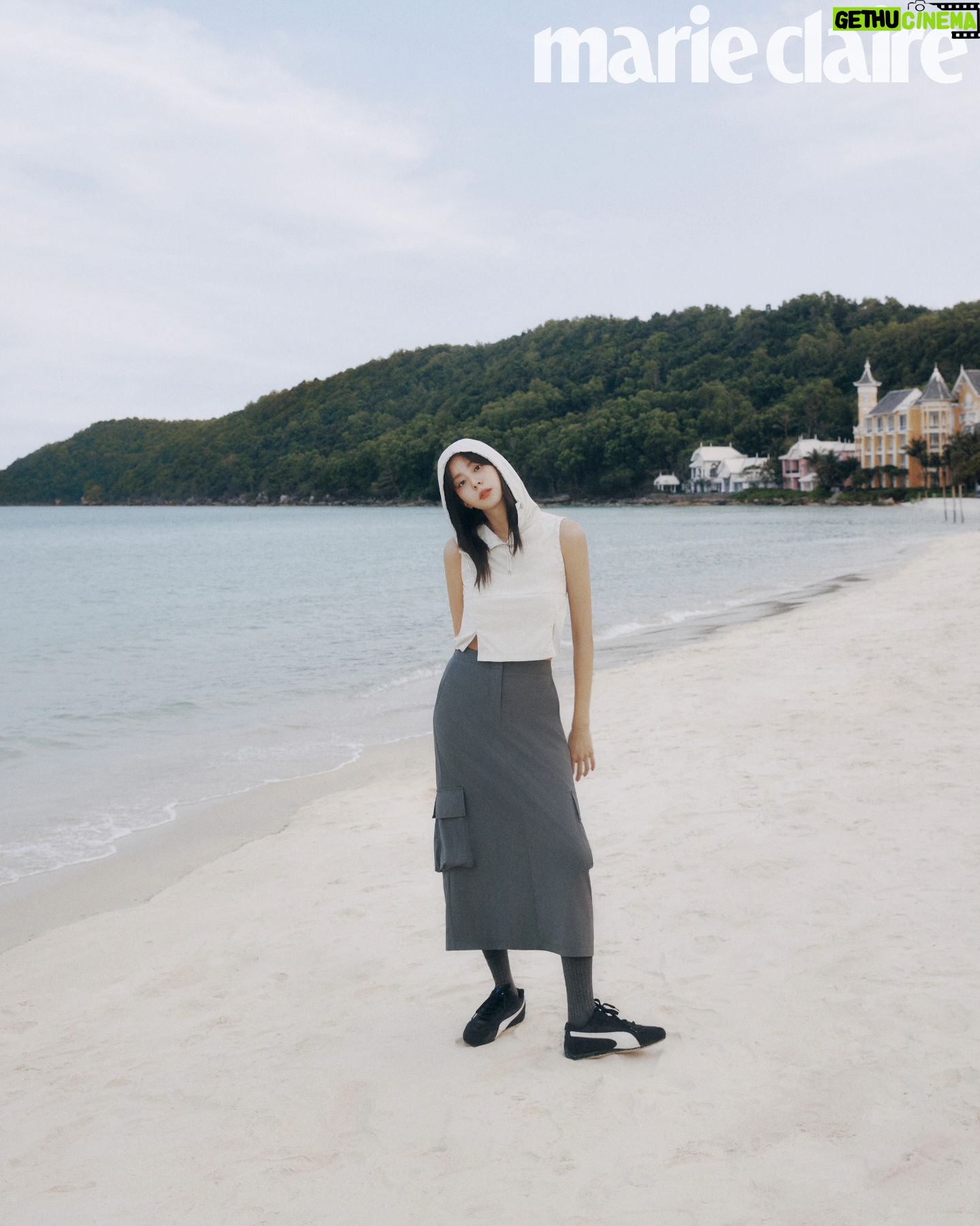 Uie Instagram - . ๐ด๐ Staff. Contributing Editor ์ ํฌ์ (@heesook_s) Photography ์ค์ก์ด (@songgge) Styling ๋
ธ๊ฒฝ์ธ (@imyourapplepie) Hair ๊น๊ท์ (@gwiaekim) Makeup ๊น์ ์ (@sinyeong0907) Location JW ๋ฉ๋ฆฌ์ดํธ ํธ๊พธ์ฅ ์๋ฉ๋๋ ๋ฒ ์ด ๋ฆฌ์กฐํธ & ์คํ(@jwmarriottphuquoc)