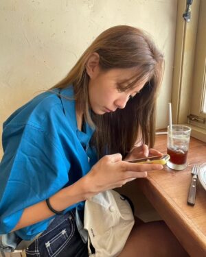 Uie Instagram - .
고민중🤔
고민해결😊