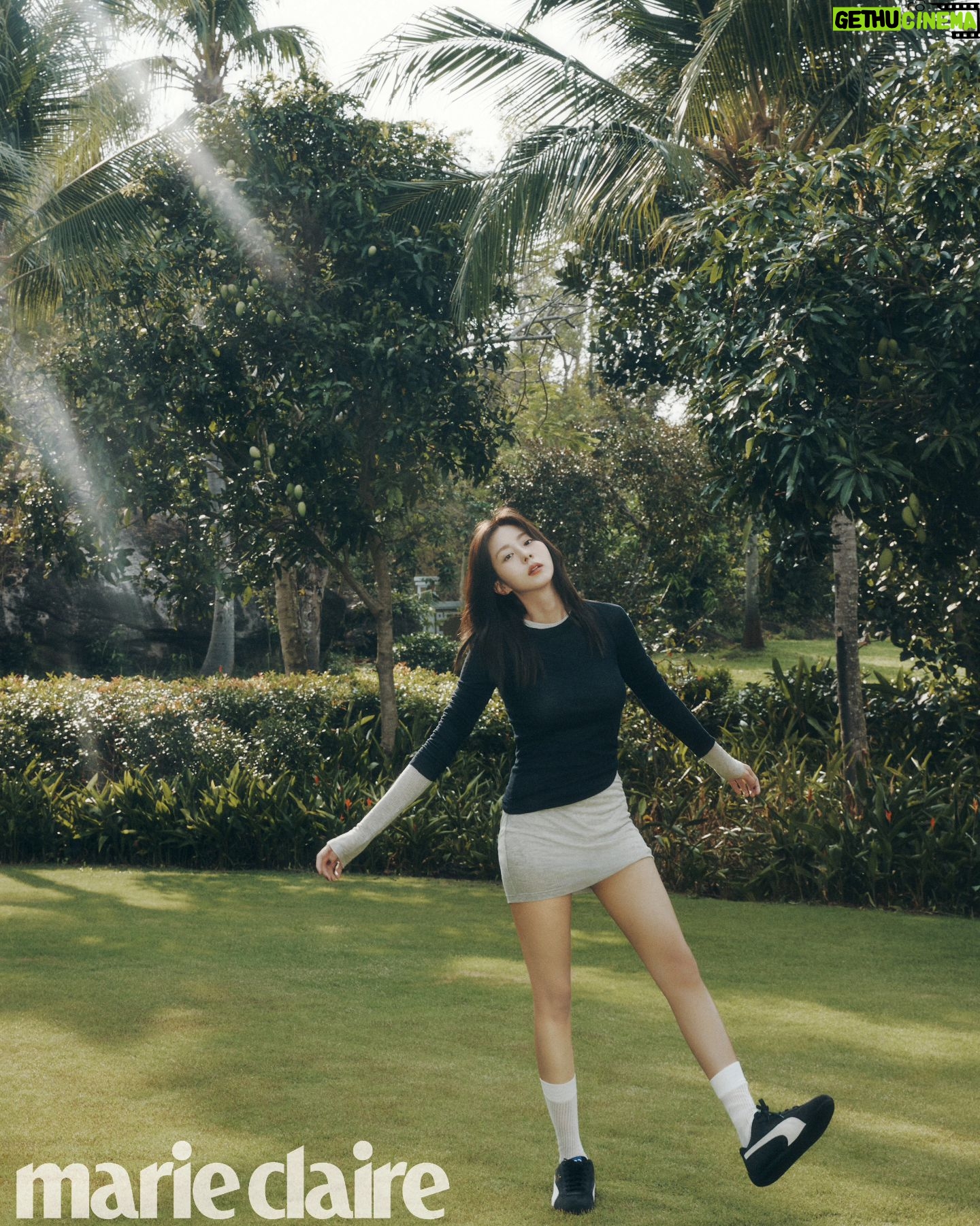 Uie Instagram - . ๐ด๐ Staff. Contributing Editor ์ ํฌ์ (@heesook_s) Photography ์ค์ก์ด (@songgge) Styling ๋
ธ๊ฒฝ์ธ (@imyourapplepie) Hair ๊น๊ท์ (@gwiaekim) Makeup ๊น์ ์ (@sinyeong0907) Location JW ๋ฉ๋ฆฌ์ดํธ ํธ๊พธ์ฅ ์๋ฉ๋๋ ๋ฒ ์ด ๋ฆฌ์กฐํธ & ์คํ(@jwmarriottphuquoc)